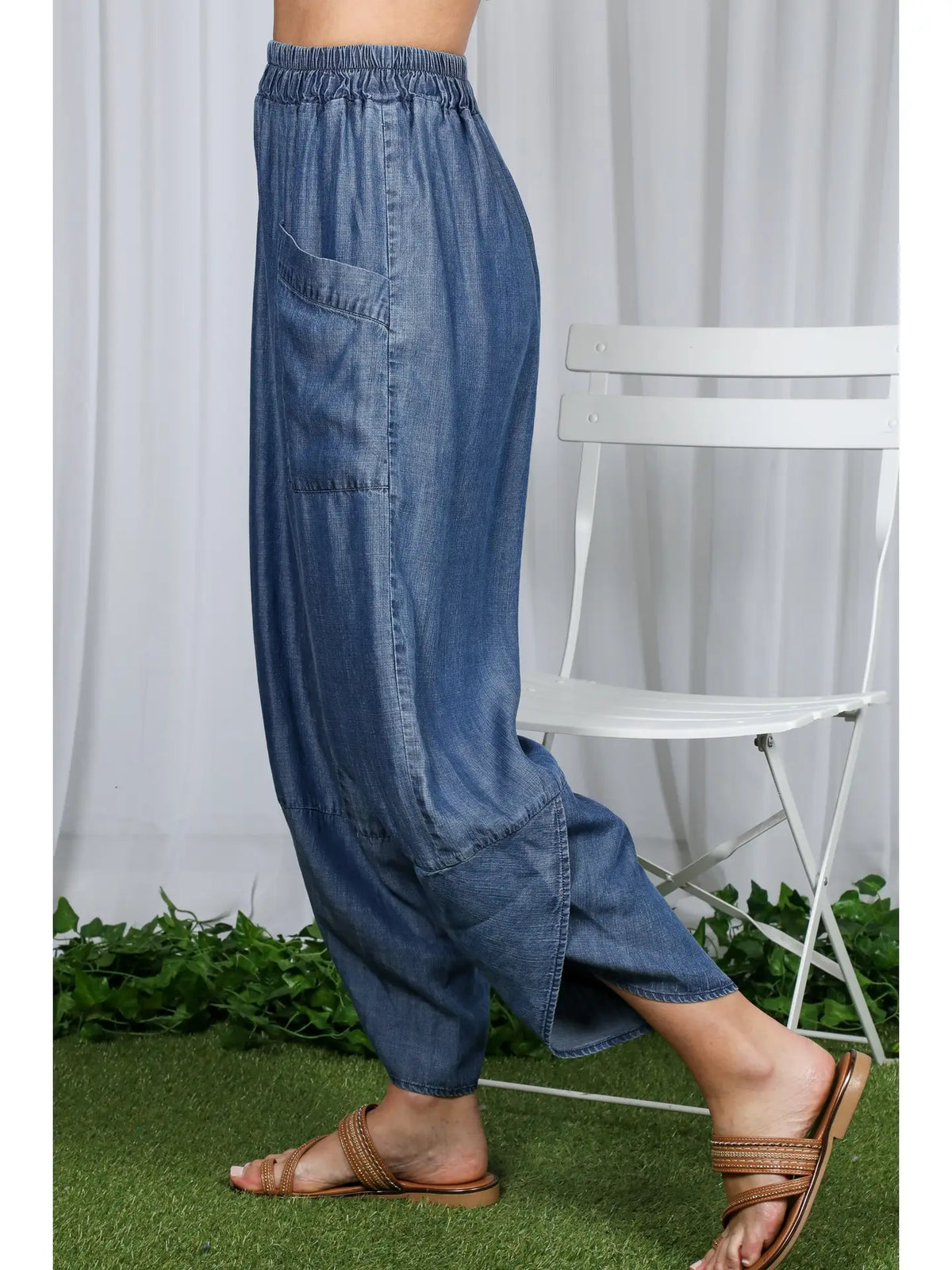 Chambray Barrel Jeans