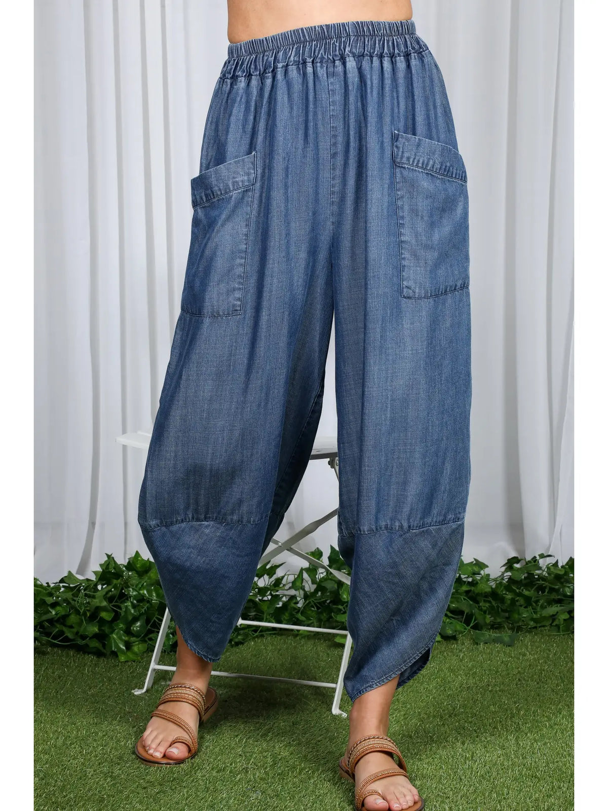 Chambray Barrel Jeans